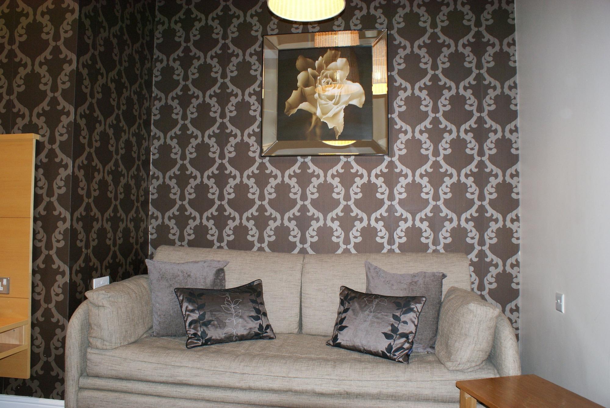 The Old Barn 4* Newport (Gwent)